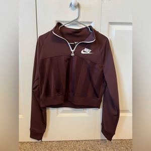 Nike - Quarter zip, cropped pullover